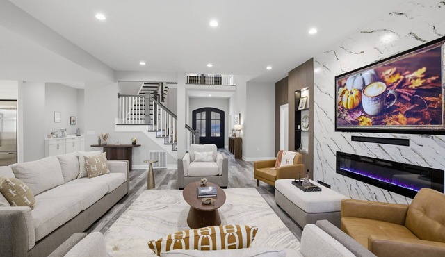 Luxe Retreat w/Spa Sleeps 25 Designed For Groups