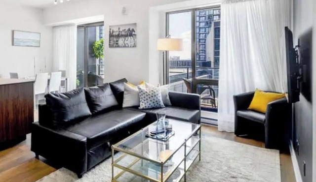 Luxuary and Cozy Condo (2 bed with complete 2 bath)