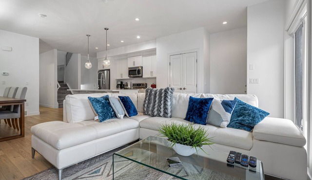 Luxurious Spacious Private House near City Centre