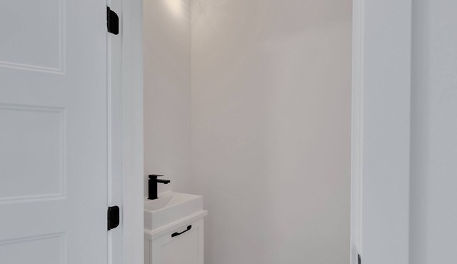 Luxurious Townhome with Spa