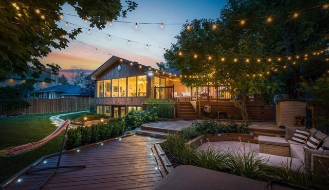 Luxury 4-Bedroom Spa Getaway Villa - HotTub/Sauna/Pool Table/EV(separate loft)