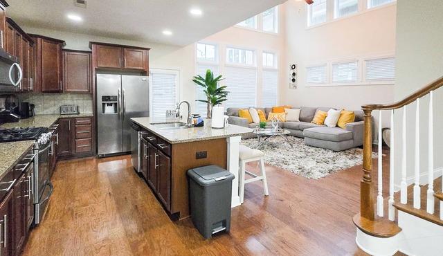 Luxury 4BR - 2 King and 2 Queen