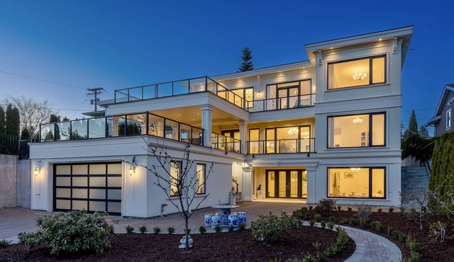 luxury brand new home w/amazing view