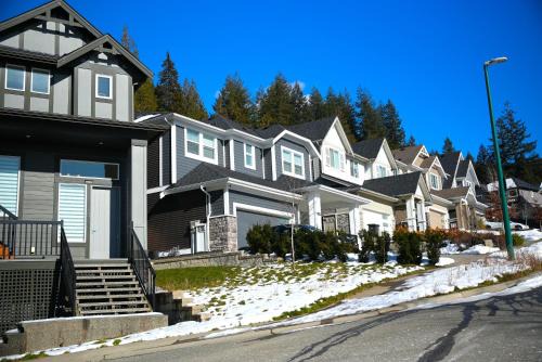 Luxury Coquitlam Escape, Beautiful Zen Interiors, Near Transit