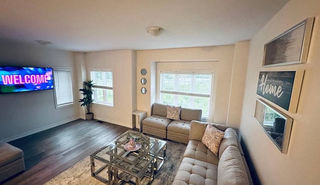 Luxury family friendly 3 bedroom home in Guelph