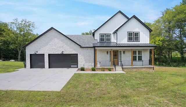 Luxury Home 4B, 3.5B Sleeps 18+/25min to Nashville
