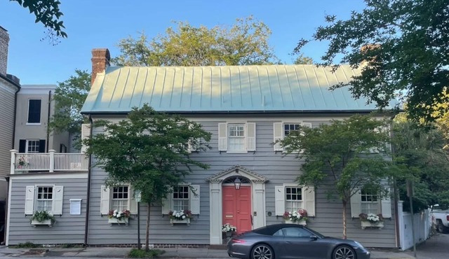 Luxury home in the heart of Charleston's historic South of Broad neighborhood