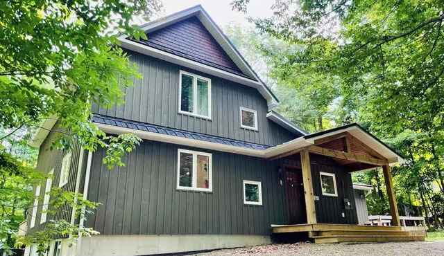LUXURY LIVING AT CHALET MARGAUX Cozy cottage/ski retreat for a family vacation