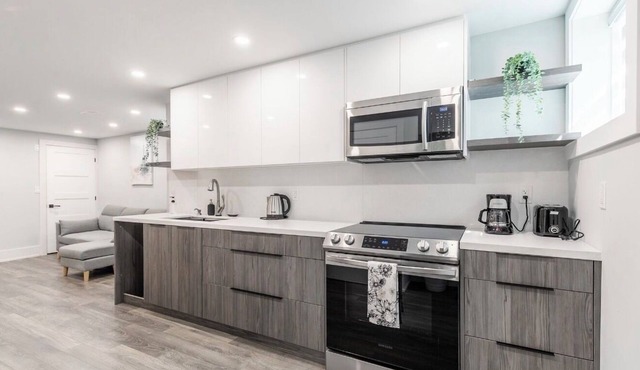 Luxury Suite by Kensington Market Downtown Toronto