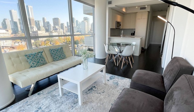Luxury Toronto 3 bed 2 bath condo by 8 Subways! Yorkville/Annex