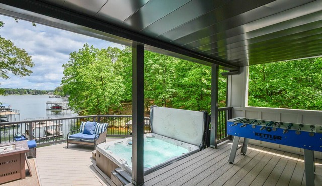 Magnificent Views family friendly dock kayak hot tub near wineries & outlet mall