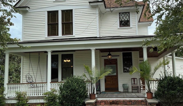 Magnolia House Bed & Breakfast