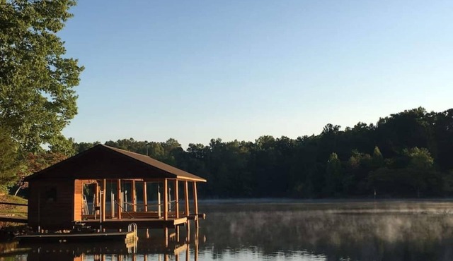 Main Channel Lots of Water. Five beautiful cabins all on the same property. Great for family reunions, corporate retreats or other small groups. Ask about our event space.