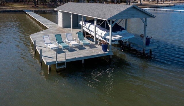 Main Lake, Flat Yard, Hanging Bed, Dock, Kayak, Firepit, Screened Porch