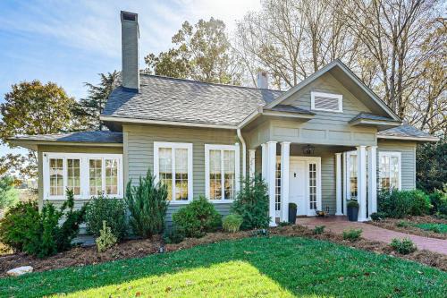 Main Street Elkin Retreat: Home w/Backyard Oasis
