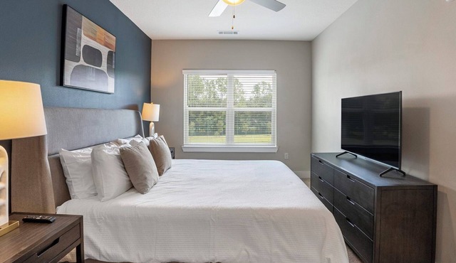 Mason 1BD 4 - One Bedroom Apartment, Sleeps 2