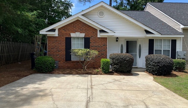 Masters 3-bedroom townhome rental 1.5 miles from Augusta National Main Gate