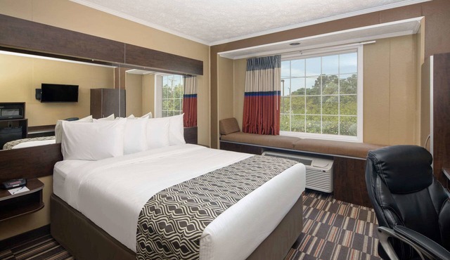 Microtel Inn & Suites by Wyndham Columbia/Fort Jackson N