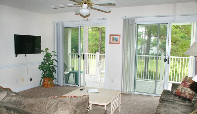 Minutes from Sunset Beach, North Myrtle Beach, and Myrtle Beach! (1005)