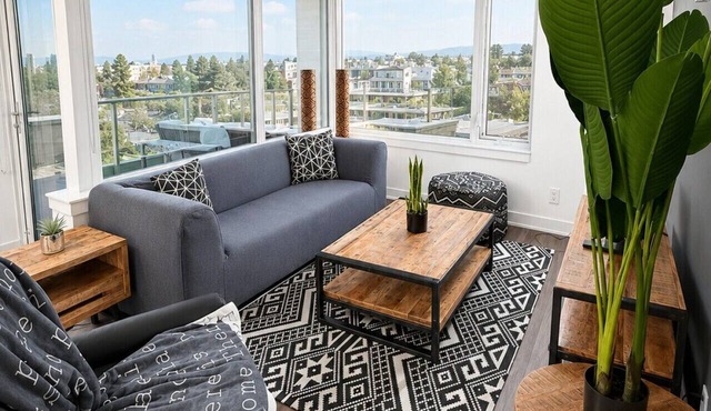 Modern 2 Bedroom Stay in the Heart of Ottawa