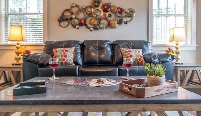 Modern 3 King Belmont Retreat with 2 Living Rooms | Walk to Belmont & Vanderbilt | Near Music Row, The Gulch & 12th South | 2 miles to Broadway | Large Dining Table, Smart TVs, Parking, 24 Hr Hospitality