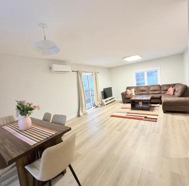 Modern 3BR Near Long Lake Minutes to Downtown