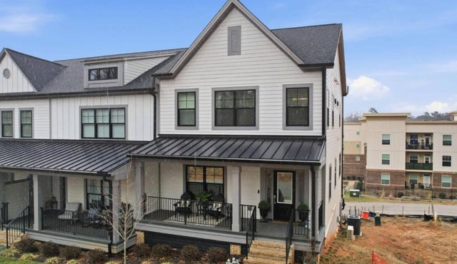 Modern 3BR Steps to Downtown Waxhaw