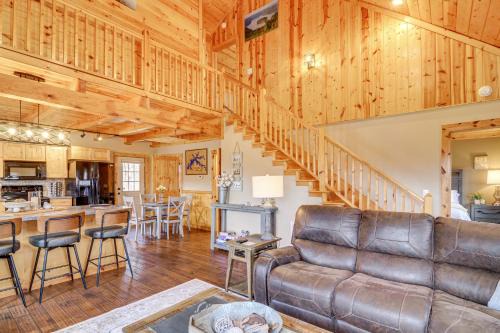 Modern Cabin w/Grill Near Golf & Bass Fishing!