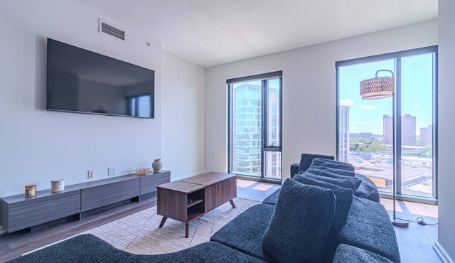 Modern Luxury Full 1Bedroom Apartment. Pool, Gym & Mall, Metro, & Restaurants