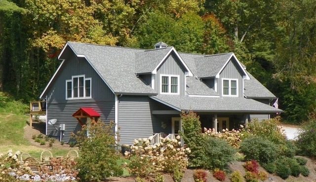 Modern Mountain Farmhouse in the heart of Cashiers