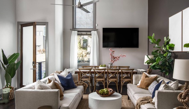 Modern Nashville Retreat with Rooftop Views– Perfect for Your Music City Getaway