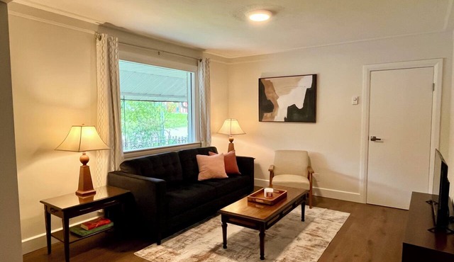 Modern renovated 2BR APT main level w parking