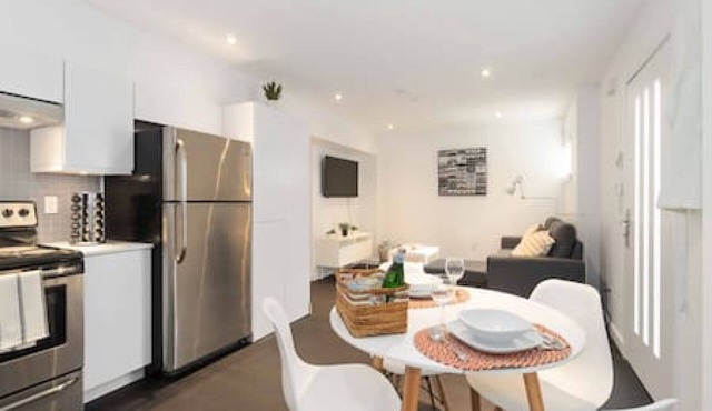 Modern & Stylish Gem in East Van