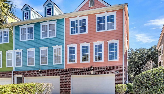 Modern Townhome Near Charleston