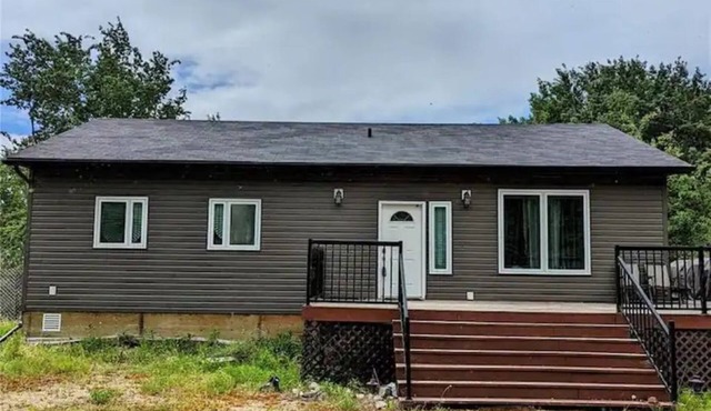 Modern, Upscale Cabin Retreat - Delaronde Lake, SK