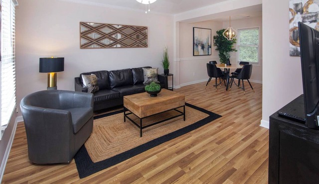 Monthly-Friendly 2BR with Full Home Amenities
