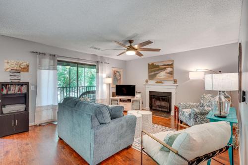 Mount Pleasant Condo - Near Charleston & Beaches!
