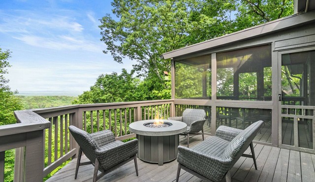 Mountain Laurel Lodge in Big Canoe with mountain views and game room!