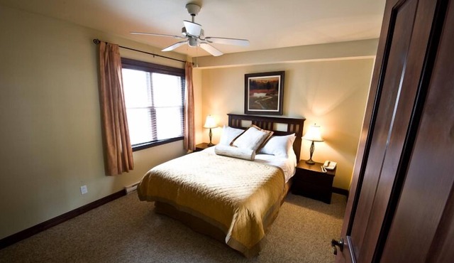 Mountain view condo in Mont-Tremblant