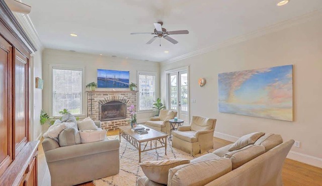 Mt Pleasant Treasure-Mins to the Beach