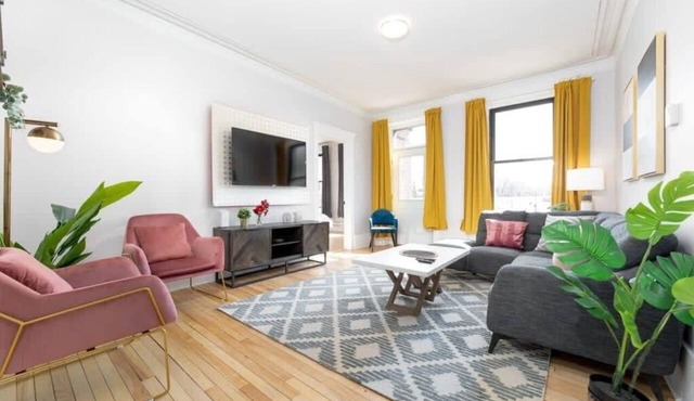 MTLVR #17 | 10 min to downtown, A/C, 7 beds