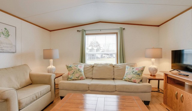 Mtn-View Adventure Hub! Waynesville Home w/Perks