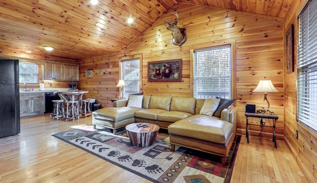 Mtn-view Getaway w/Lake Access in Whittier!