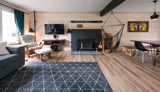 Murdoch Beach House - Fireplace and Sauna