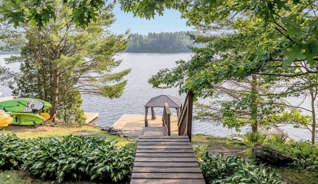 Muskoka Lakeshore Cottage Bliss