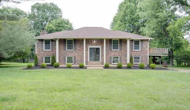 Nashville Adjacent & Peaceful!