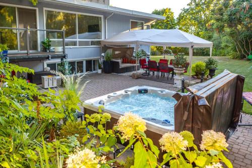 Nature Oasis BarMar 2BR Suite in Dundas close to Webster Falls