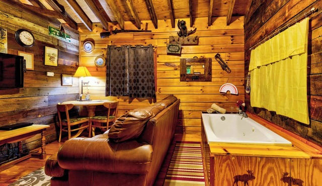 Nature's Landing Cabin at Panther Creek