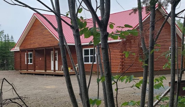 New Brunswick - Robertville close to Bathurst - Can sleep 16