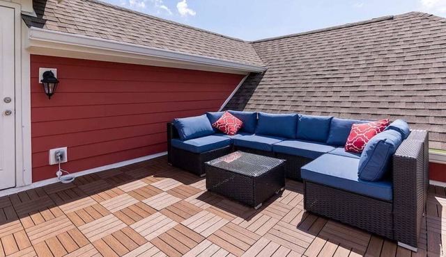 NEW Lake House | Rooftop | 3 Kings | Sleeps 10